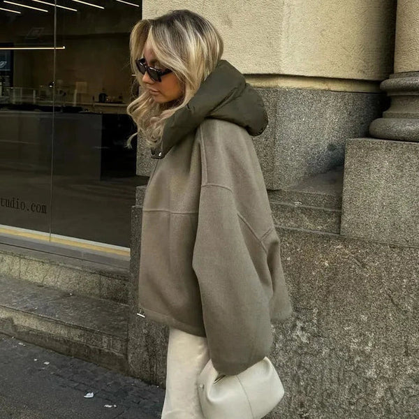 Avana Oversized Hooded Jacket – Chic & Cozy Streetwear Essentia